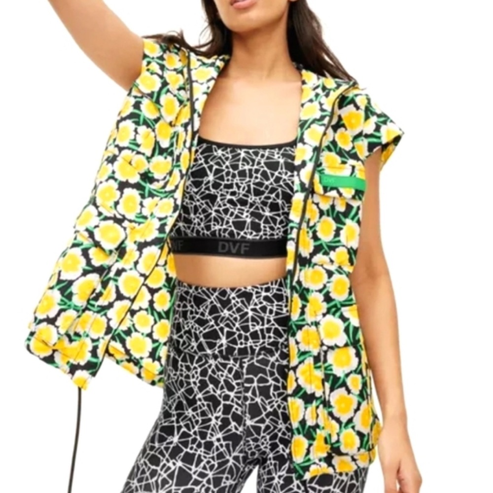 New without tags, Diane Von Furstenberg Target Packable Yellow Poppy Hooded Vest - Picture 1 of 9